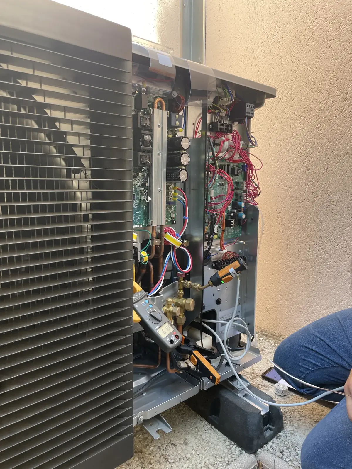 Maintenance d’une unité extérieure thermodynamique